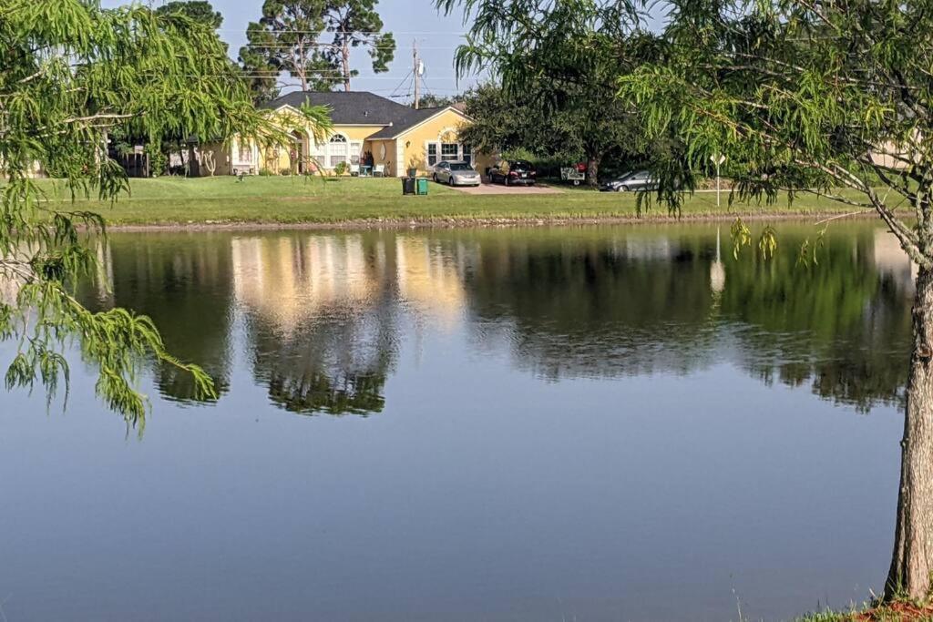 Port Saint Lucie A Little Piece Of Heaven- Peaceful Lake View Apartment- 1 Min From I95 And Turnpike Port St. Lucie Bagian luar foto