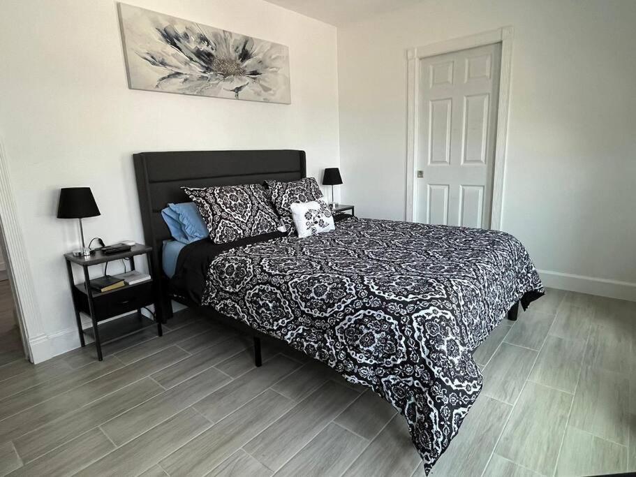 Port Saint Lucie A Little Piece Of Heaven- Peaceful Lake View Apartment- 1 Min From I95 And Turnpike Port St. Lucie Bagian luar foto