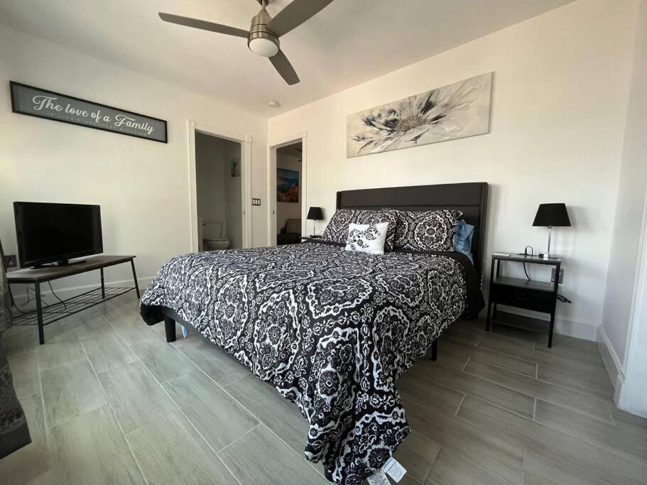 Port Saint Lucie A Little Piece Of Heaven- Peaceful Lake View Apartment- 1 Min From I95 And Turnpike Port St. Lucie Bagian luar foto