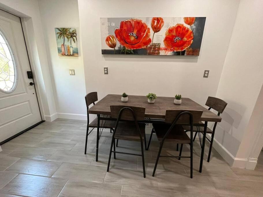 Port Saint Lucie A Little Piece Of Heaven- Peaceful Lake View Apartment- 1 Min From I95 And Turnpike Port St. Lucie Bagian luar foto