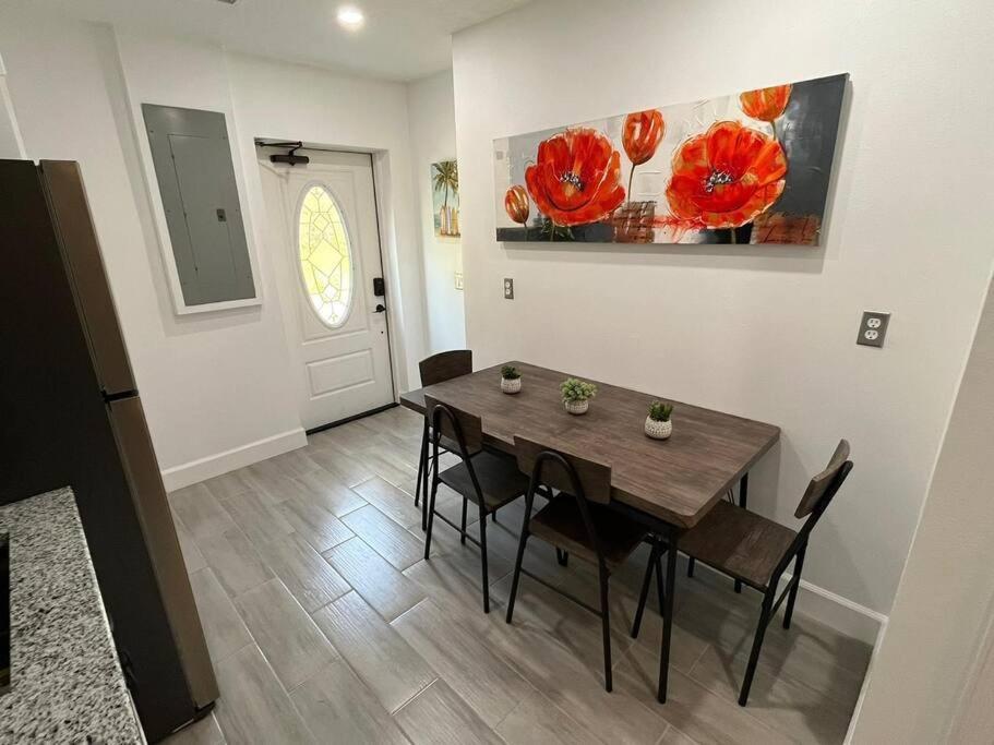 Port Saint Lucie A Little Piece Of Heaven- Peaceful Lake View Apartment- 1 Min From I95 And Turnpike Port St. Lucie Bagian luar foto